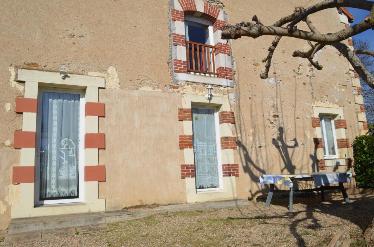 Bed and Breakfast Logis De Chezelles Sidiailles Zewnętrze zdjęcie