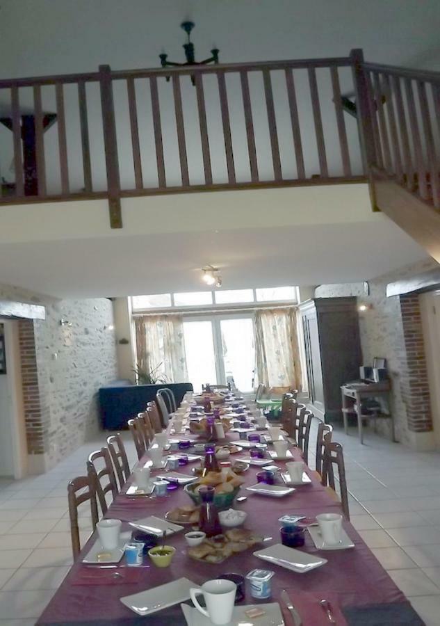Bed and Breakfast Logis De Chezelles Sidiailles Zewnętrze zdjęcie