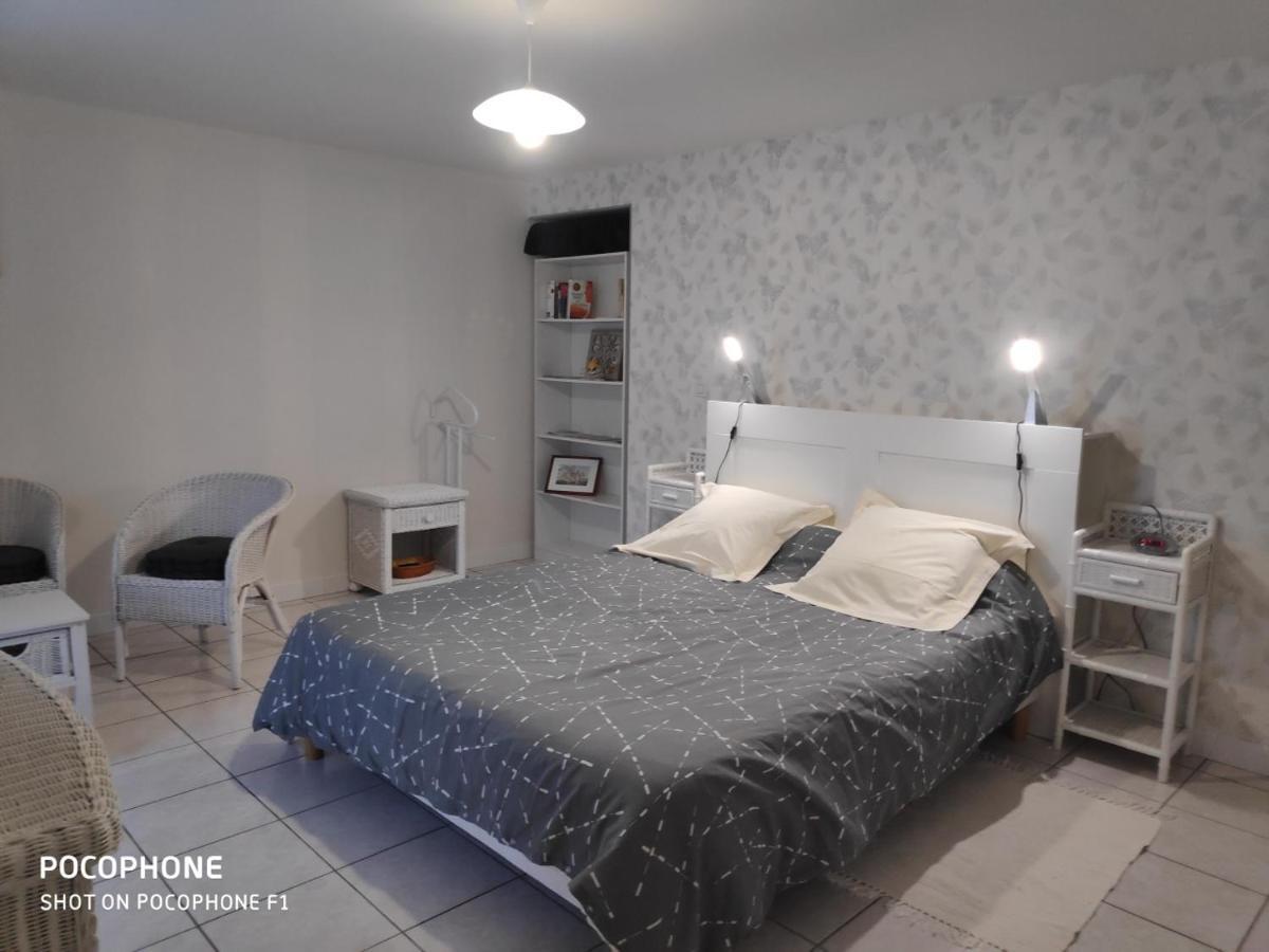 Bed and Breakfast Logis De Chezelles Sidiailles Zewnętrze zdjęcie